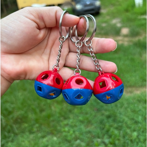 TUPPERWARE KEYCHAINS (3 PIECES SET) - Picture 1 of 9